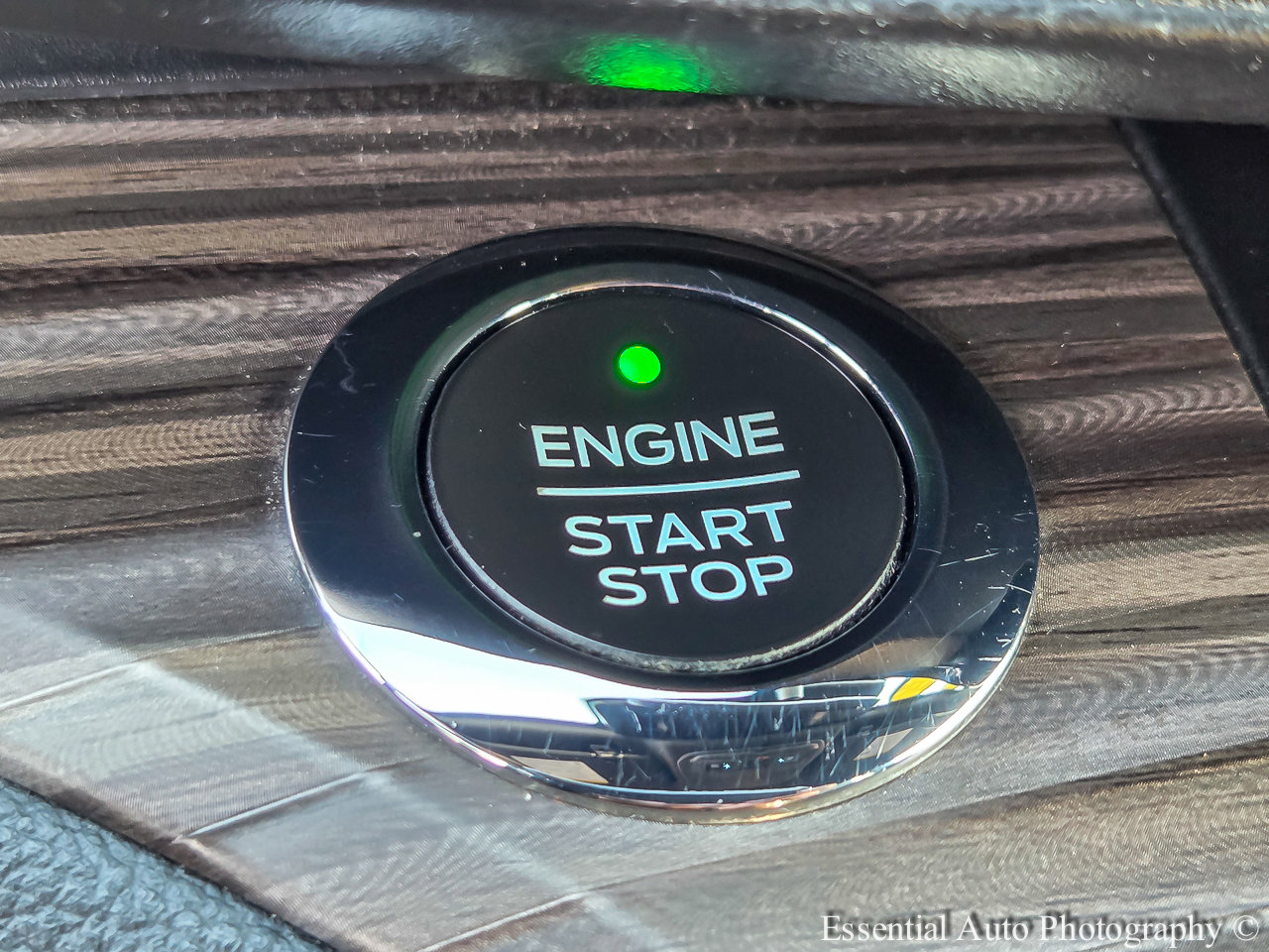 Used 2020 Ford Explorer Limited AWD/4WD image 19