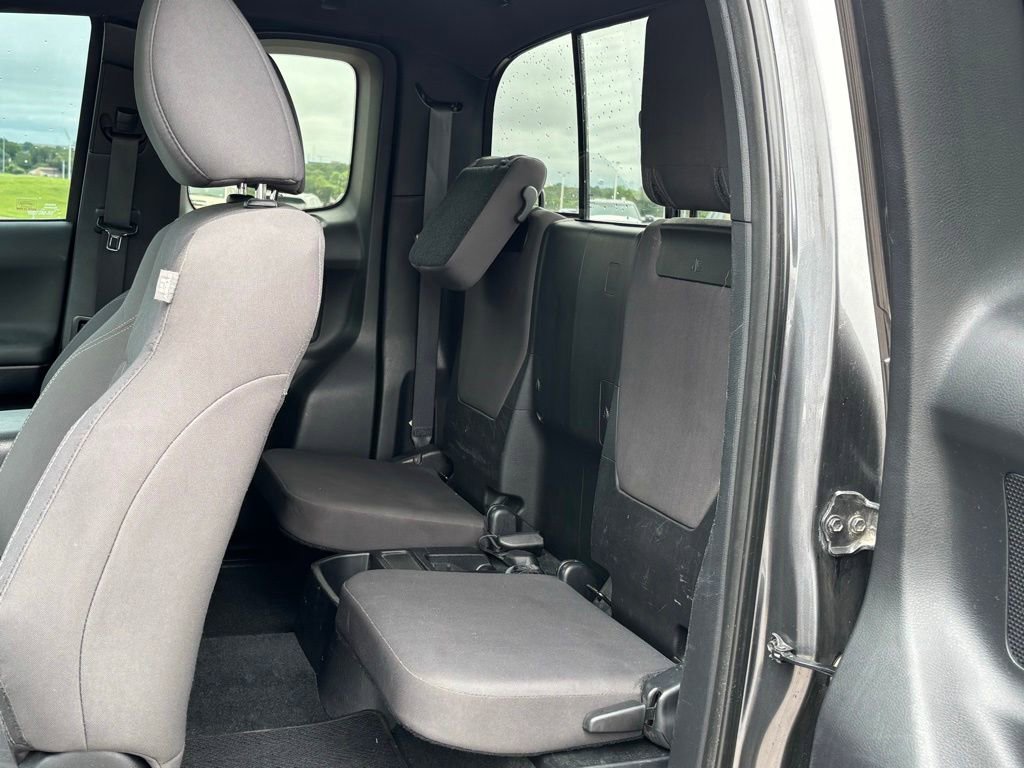 Used 2016 Toyota Tacoma TRD Sport w/ Towing Package RWD image 8