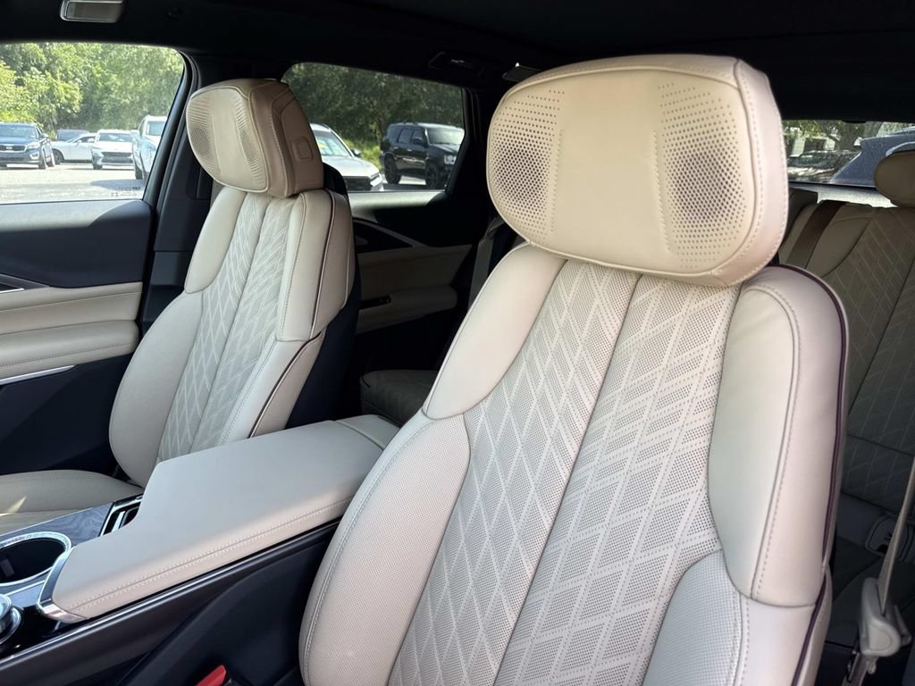 New 2026 Cadillac Lyriq Signature Luxury w/ Nappa Leather Package AWD/4WD image 21