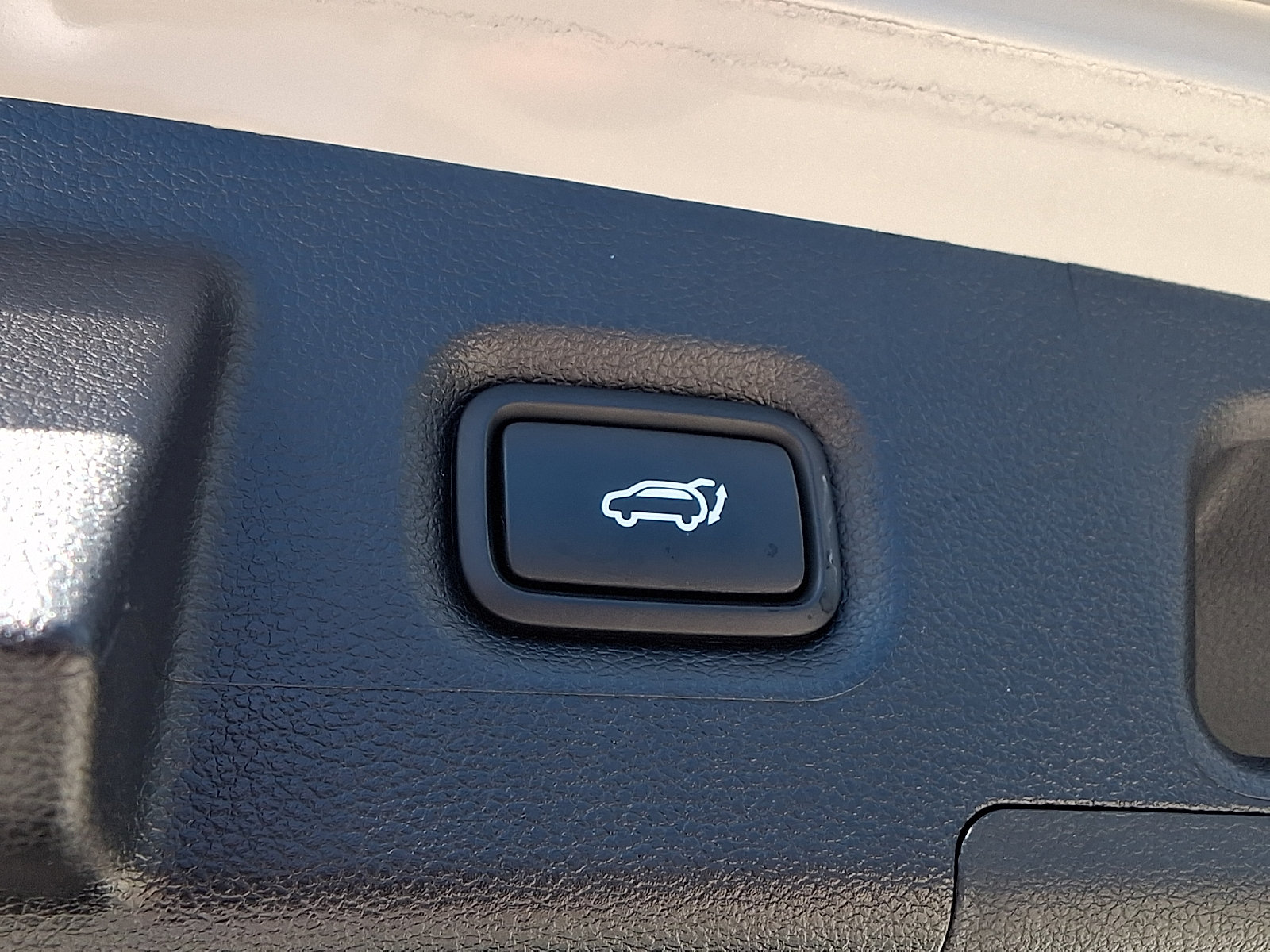 Used 2023 Hyundai Santa Fe SEL w/ Premium Package AWD/4WD image 34