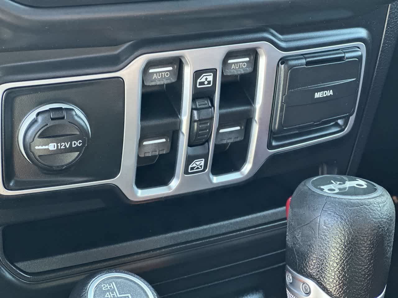 Used 2018 Jeep Wrangler Unlimited Sport S AWD/4WD image 26