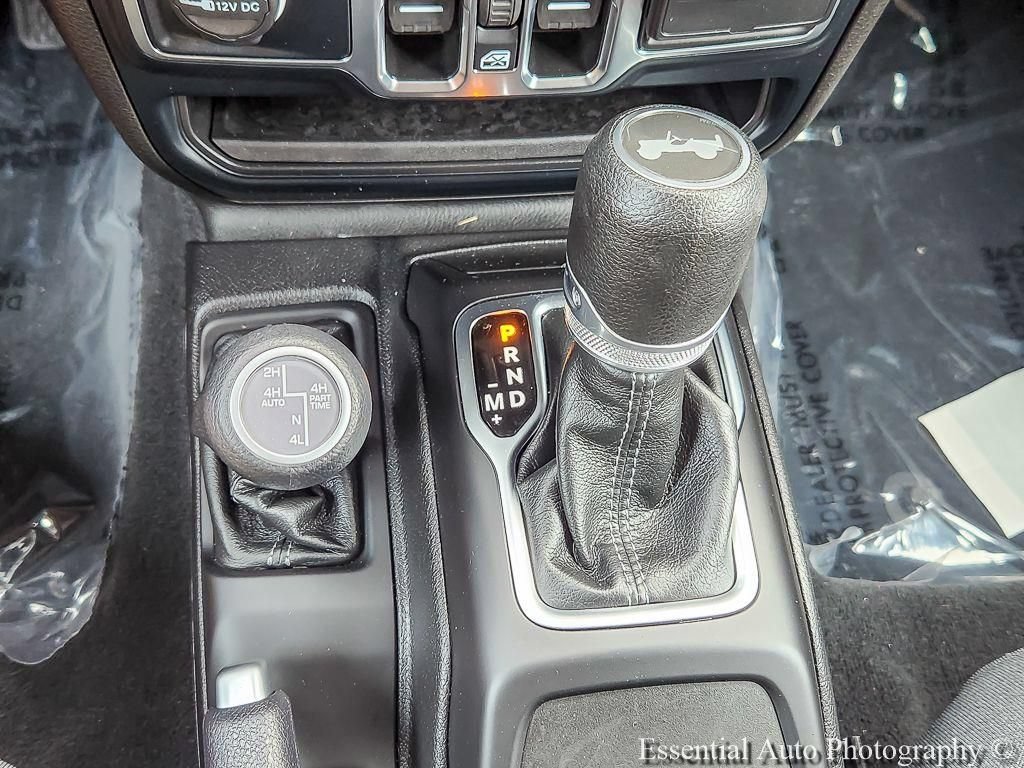 Used 2024 Jeep Wrangler Unlimited w/ Convenience Group AWD/4WD image 17