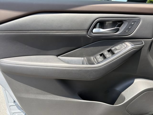 Certified 2023 Nissan Rogue SL w/ SL Premium Package FWD image 12