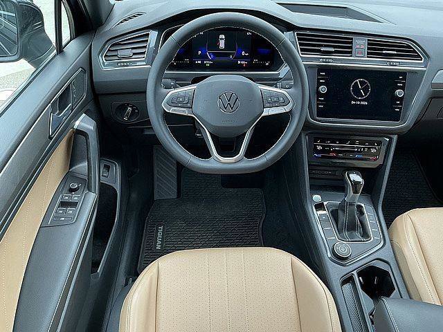 Used 2022 Volkswagen Tiguan SE AWD/4WD image 5