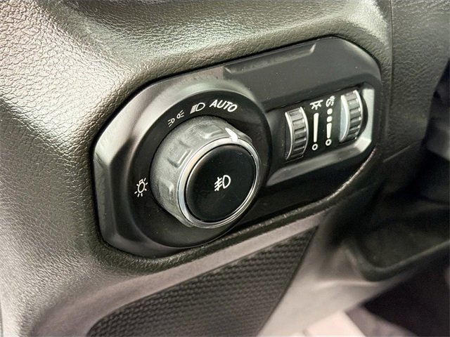 Used 2021 Jeep Wrangler Unlimited Sahara w/ Uconnect 4C Nav & Sound Group image 10