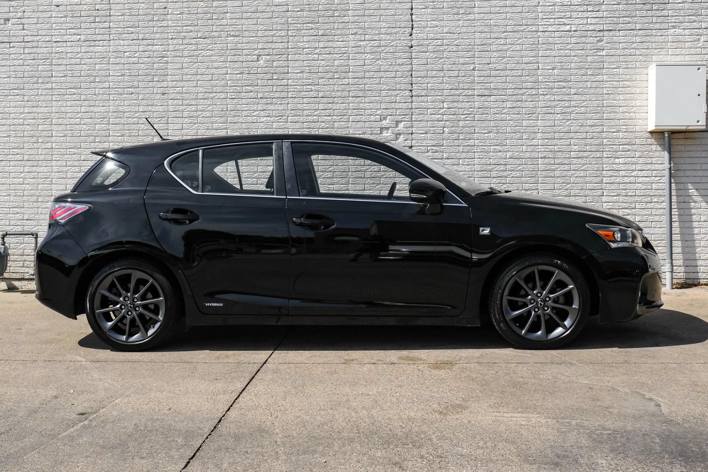 Used 2013 Lexus CT 200h w/ F Sport Pkg w/Nuluxe Trim FWD image 7