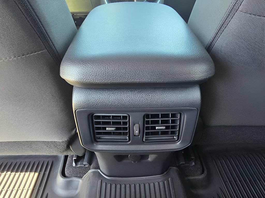 Used 2025 Toyota RAV4 LE AWD/4WD image 9