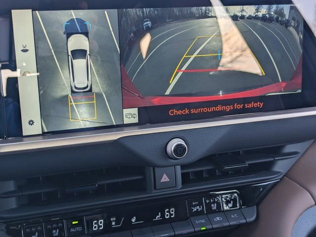 Used 2025 Toyota Crown Signia AWD/4WD image 25