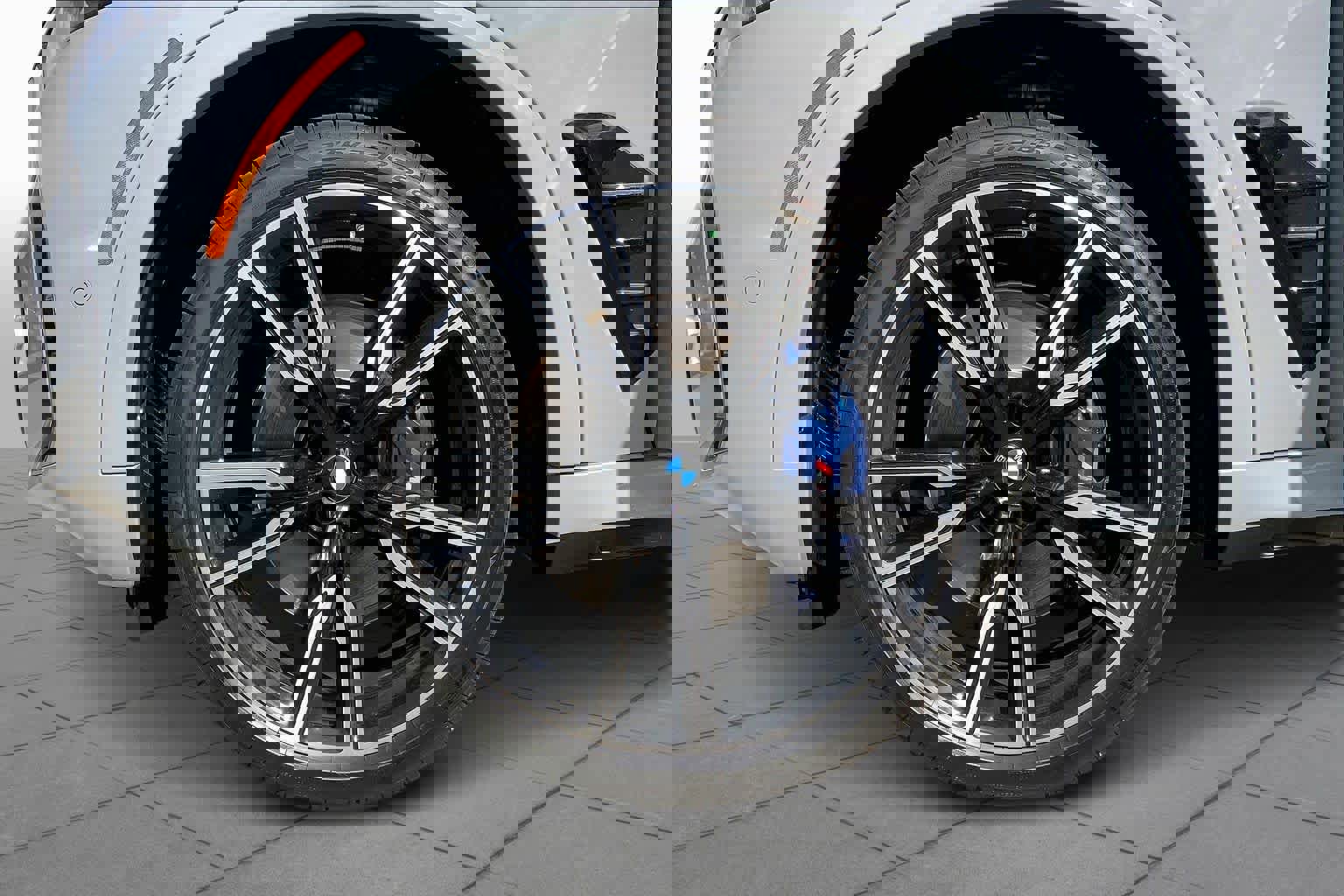 Used 2026 BMW X5 M60i image 11