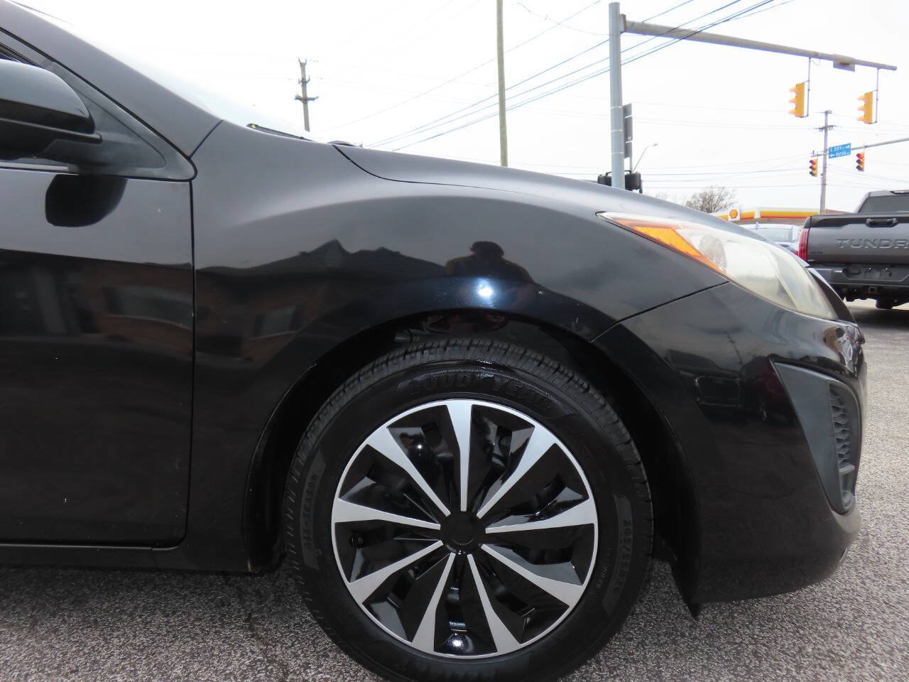 Used 2011 MAZDA MAZDA3 i Sport FWD image 19