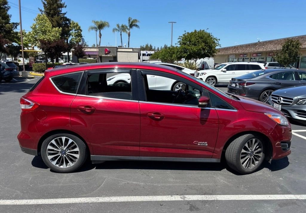 Used 2017 Ford C-MAX Energi Titanium FWD image 4