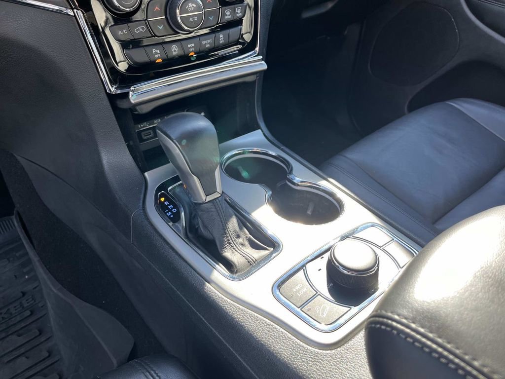 Used 2019 Jeep Grand Cherokee Limited w/ Trailer Tow Group IV image 33