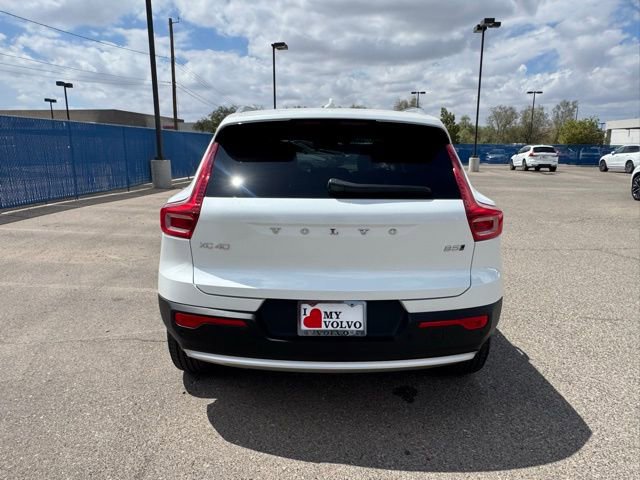 New 2025 Volvo XC40 B5 Core w/ Protection Package image 7