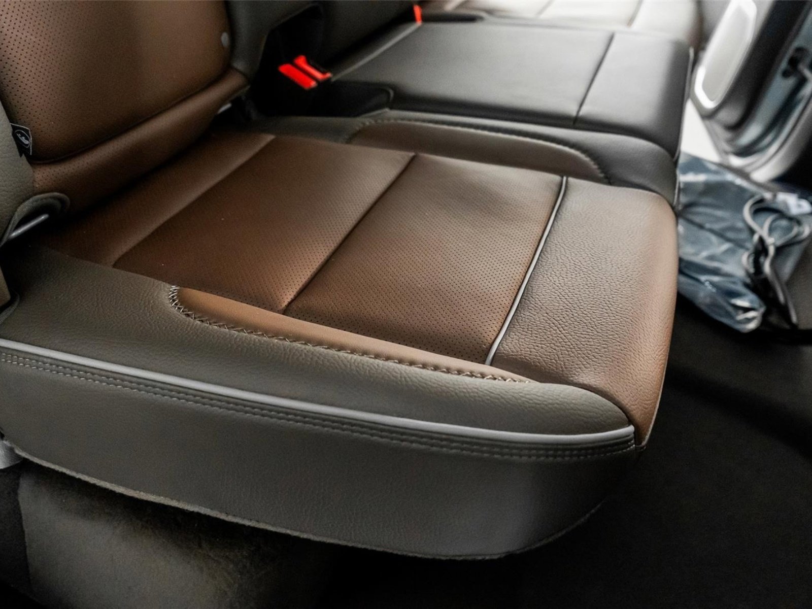 Used 2025 GMC Sierra 3500 Denali w/ Denali Reserve Package image 30