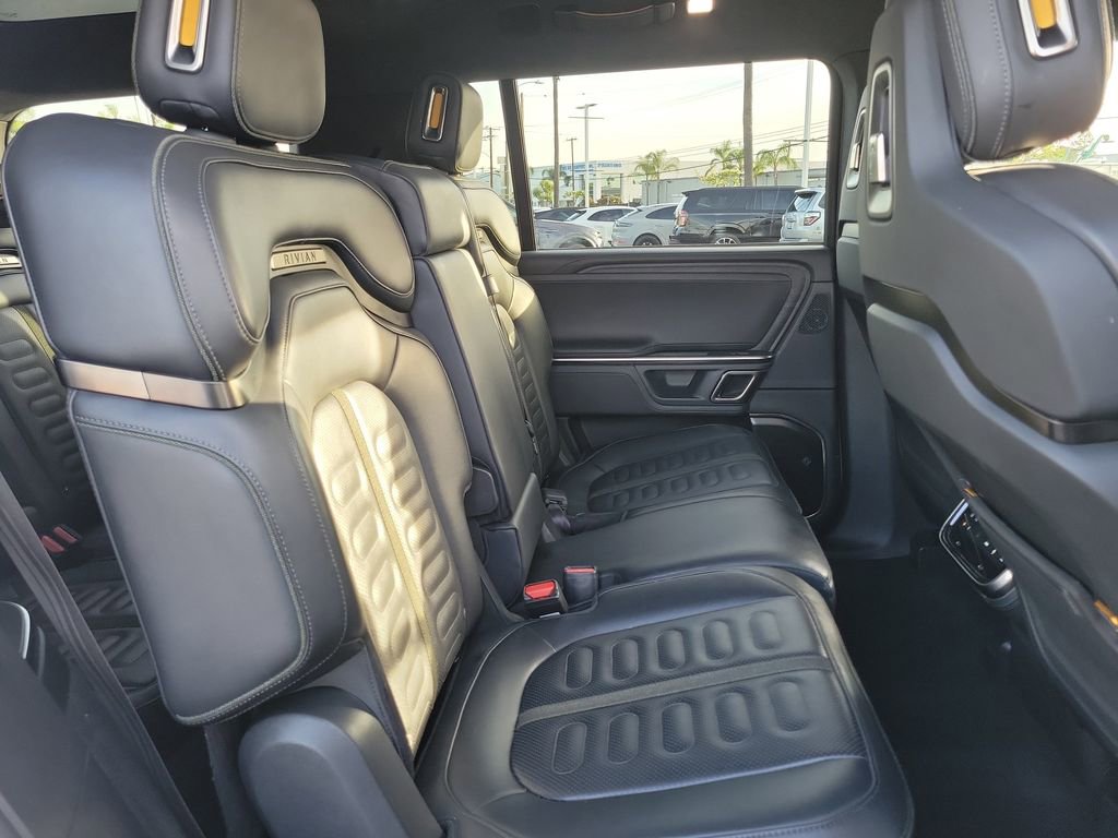 Used 2024 Rivian R1S Adventure AWD/4WD image 17