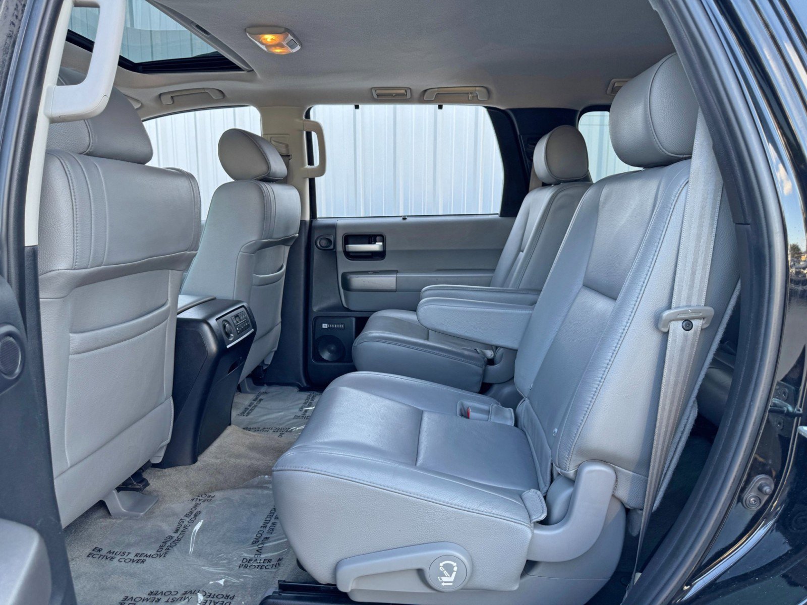 Used 2010 Toyota Sequoia Limited image 37