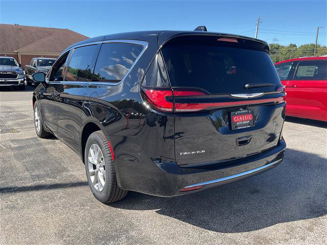 New 2026 Chrysler Pacifica Select image 7