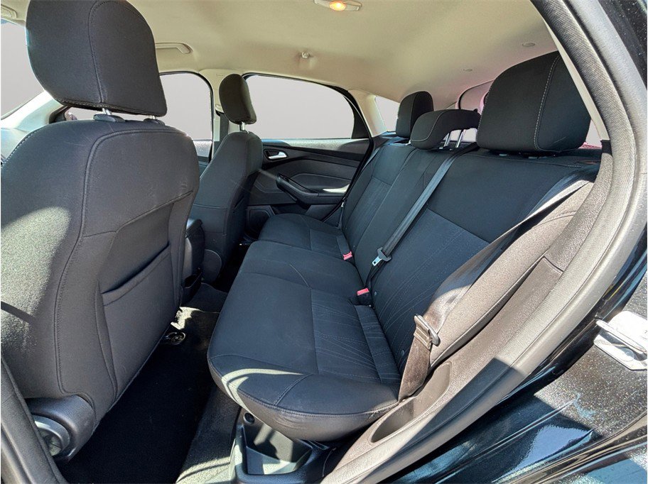 Used 2015 Ford Focus SE FWD image 27