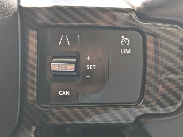 Used 2020 Land Rover Defender 110 SE AWD/4WD image 24
