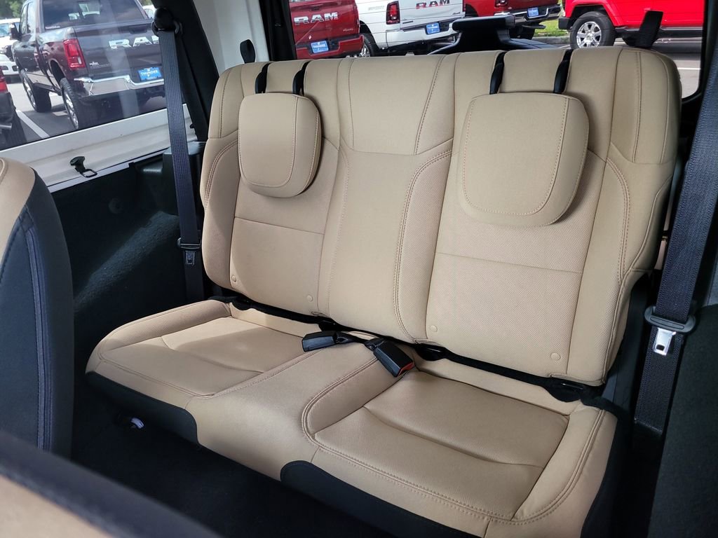 Used 2018 Jeep Wrangler Sport image 12