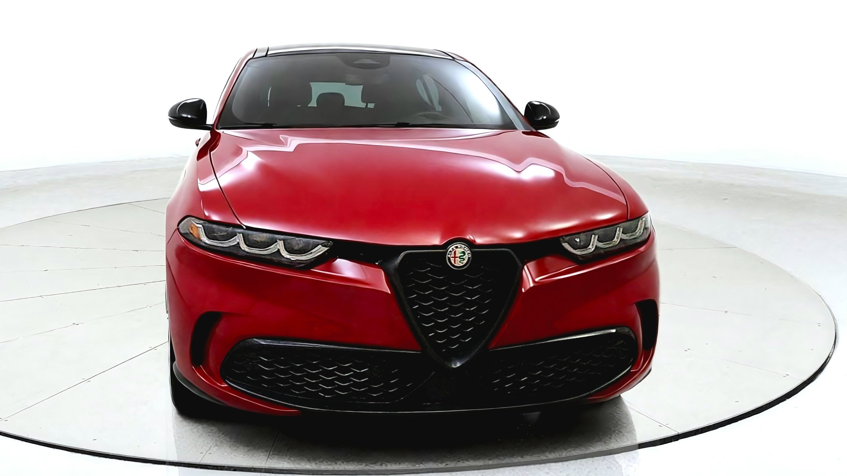Used 2024 Alfa Romeo Tonale Veloce w/ Premium Interior Package AWD/4WD image 2