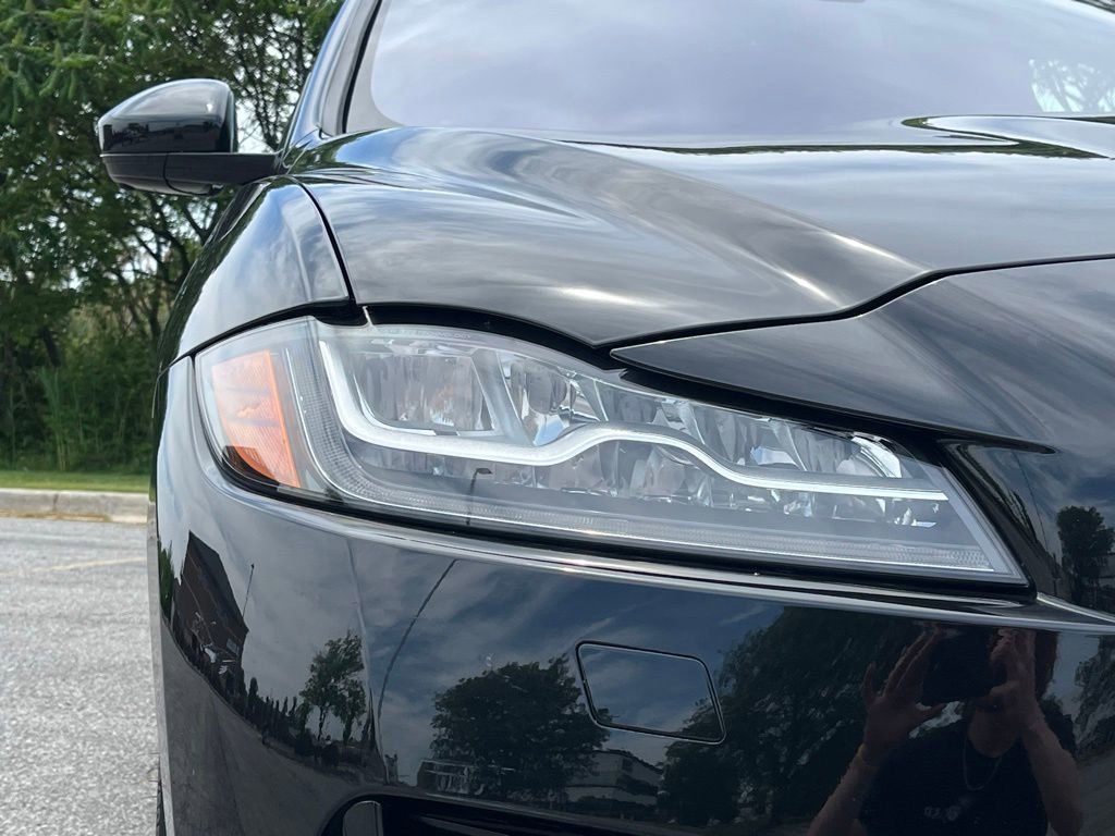 Used 2018 Jaguar F-PACE R-Sport AWD/4WD image 10