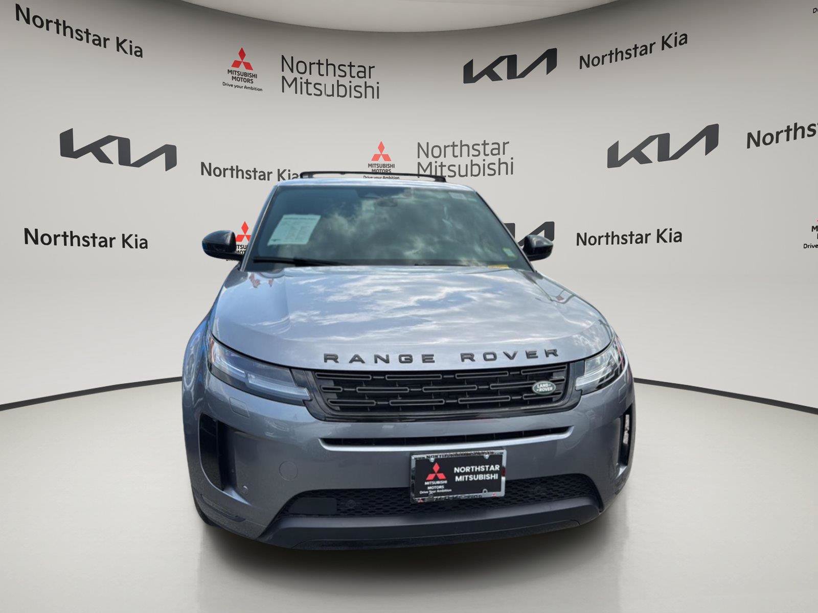 Used 2024 Land Rover Range Rover Evoque S AWD/4WD image 10