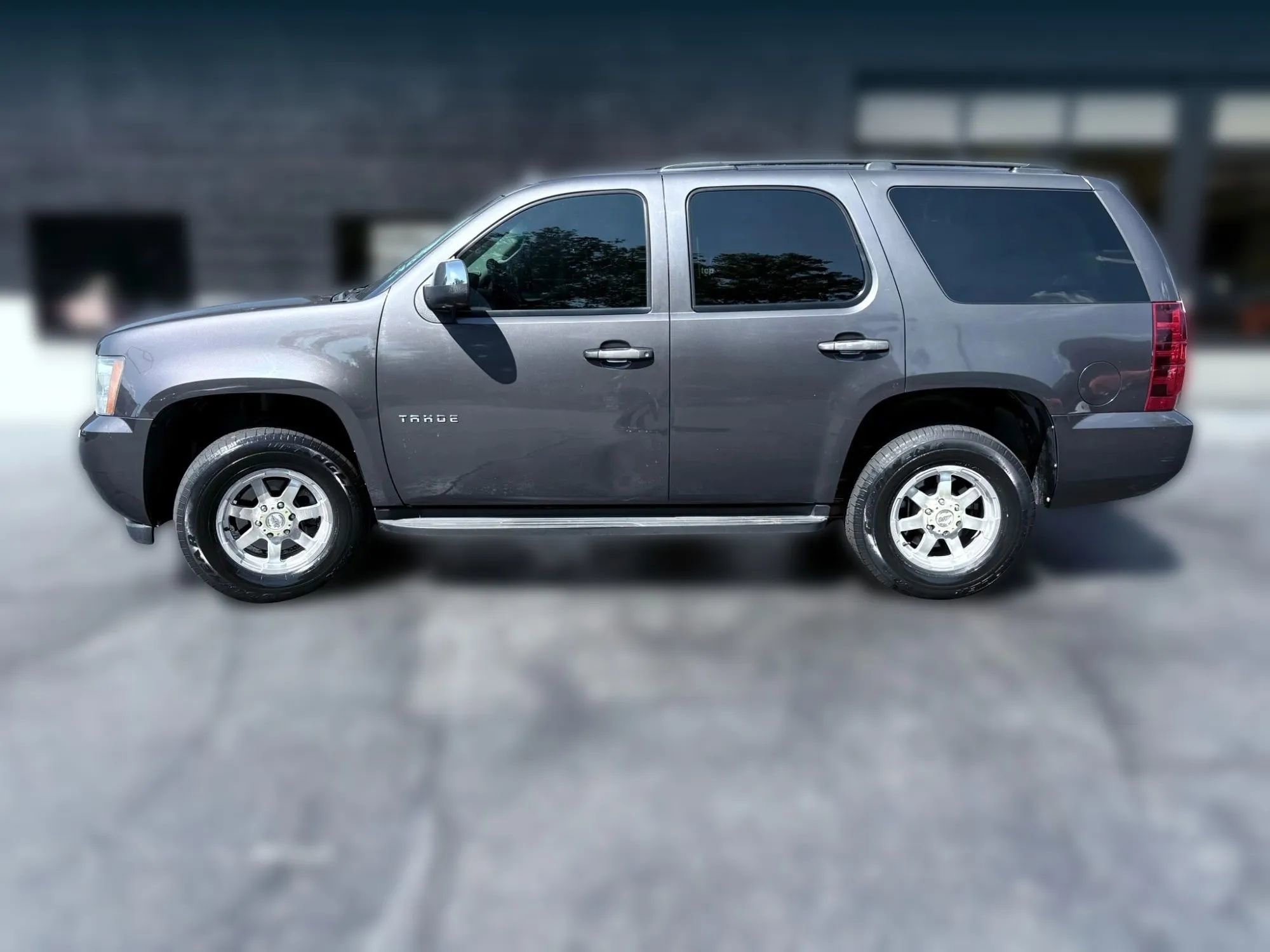 Used 2010 Chevrolet Tahoe LS w/ Regional Value Package image 2