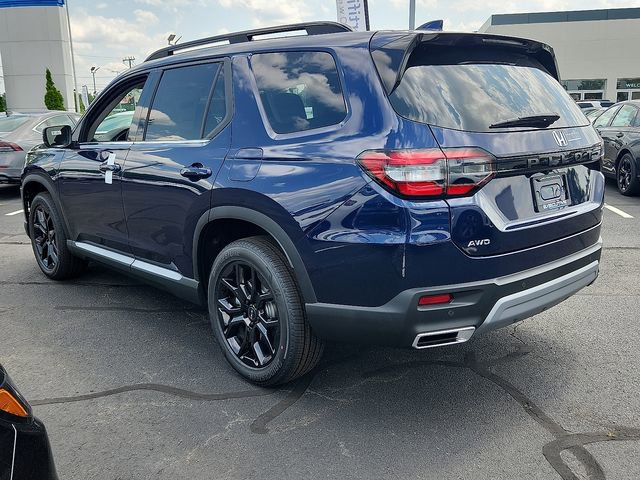New 2025 Honda Pilot Touring image 4