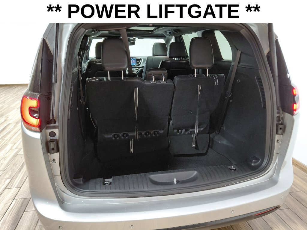 Certified 2026 Chrysler Pacifica Limited w/ S Appearance Package FWD image 18