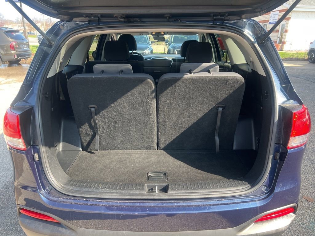 Used 2018 Kia Sorento LX image 11