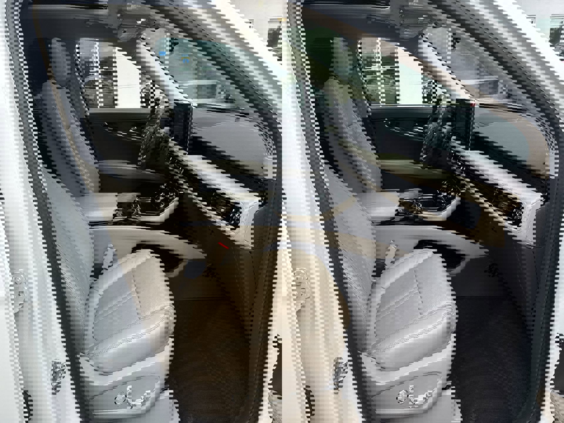 Used 2022 Lincoln Nautilus Reserve w/ Equipment Group 201A image 27