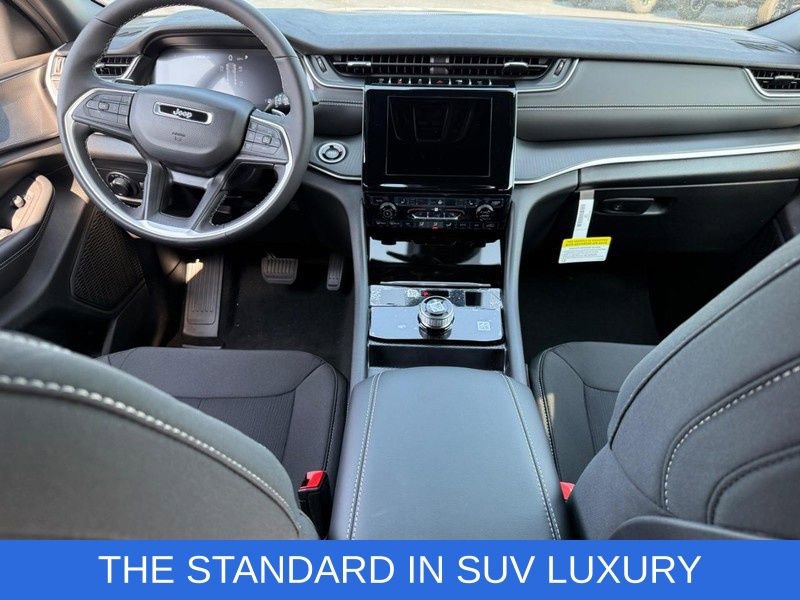 New 2025 Jeep Grand Cherokee Laredo X w/ Luxury Tech Group I image 7
