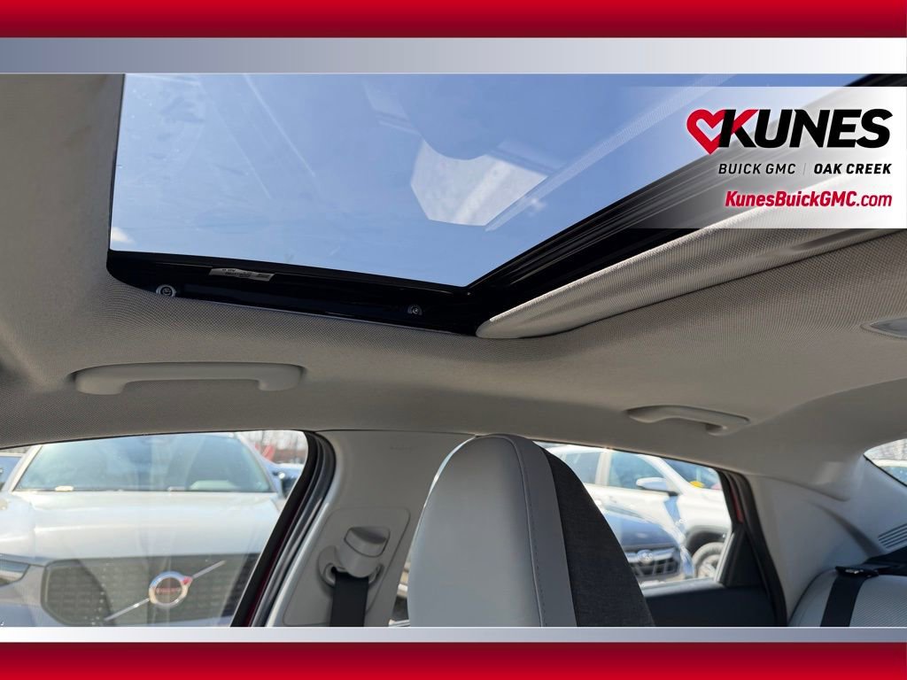 Used 2025 Hyundai Elantra Limited image 21