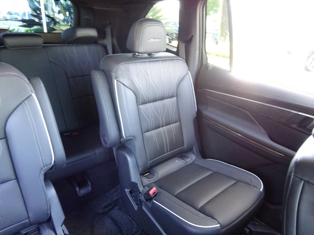 New 2026 Buick Enclave Avenir w/ Super Cruise Package FWD image 16