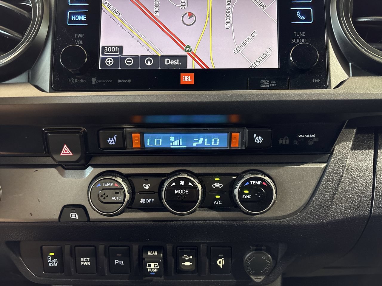 Used 2018 Toyota Tacoma TRD Off-Road w/ TRD Premium Off Road Package RWD image 19