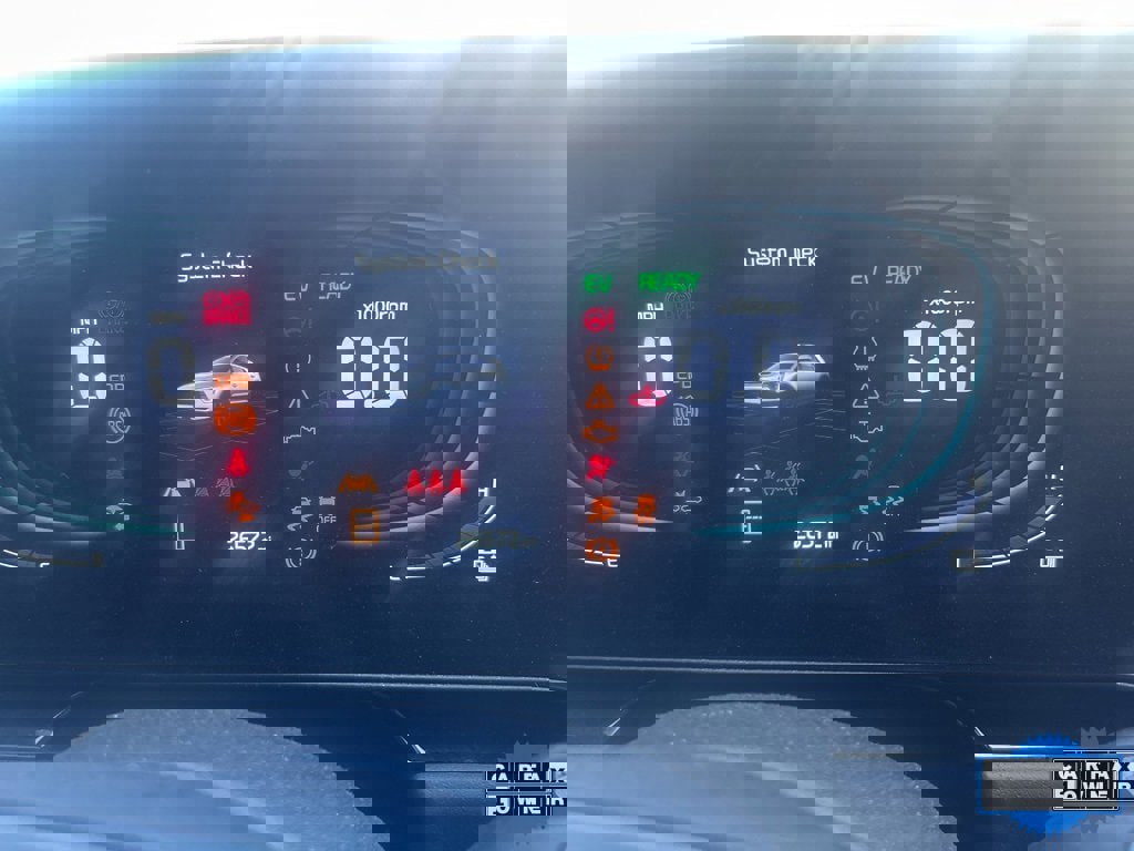 Used 2025 Kia Niro EX image 7