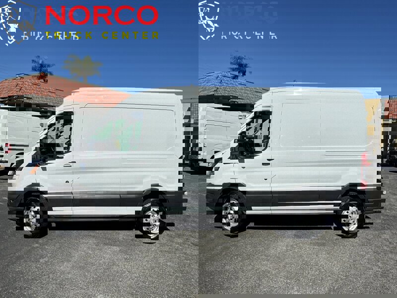 Used 2023 Ford Transit 250 250 T250 AWD Medium Roof Cargo w/ Load Area Protection Package image 7