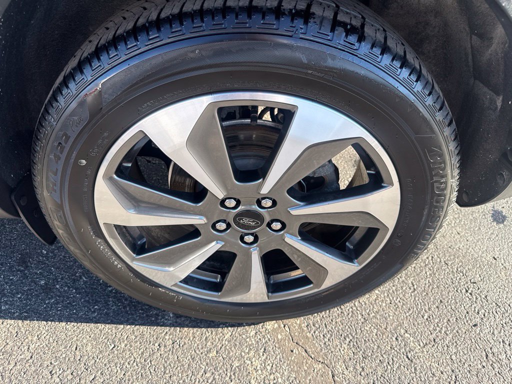 Certified 2024 Ford Escape Platinum AWD/4WD image 57
