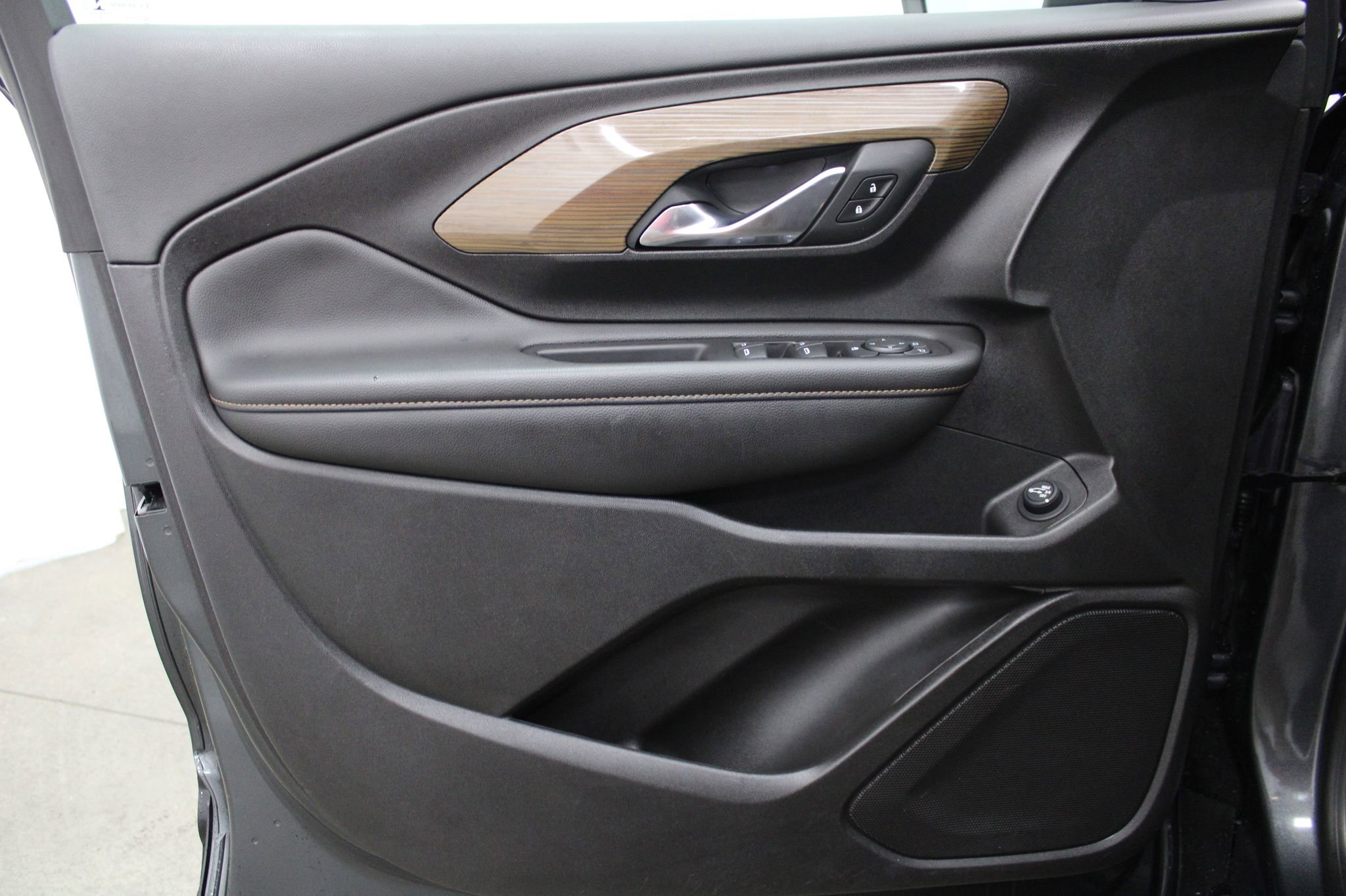 Used 2019 GMC Terrain SLE w/ Driver Convenience Package FWD image 12