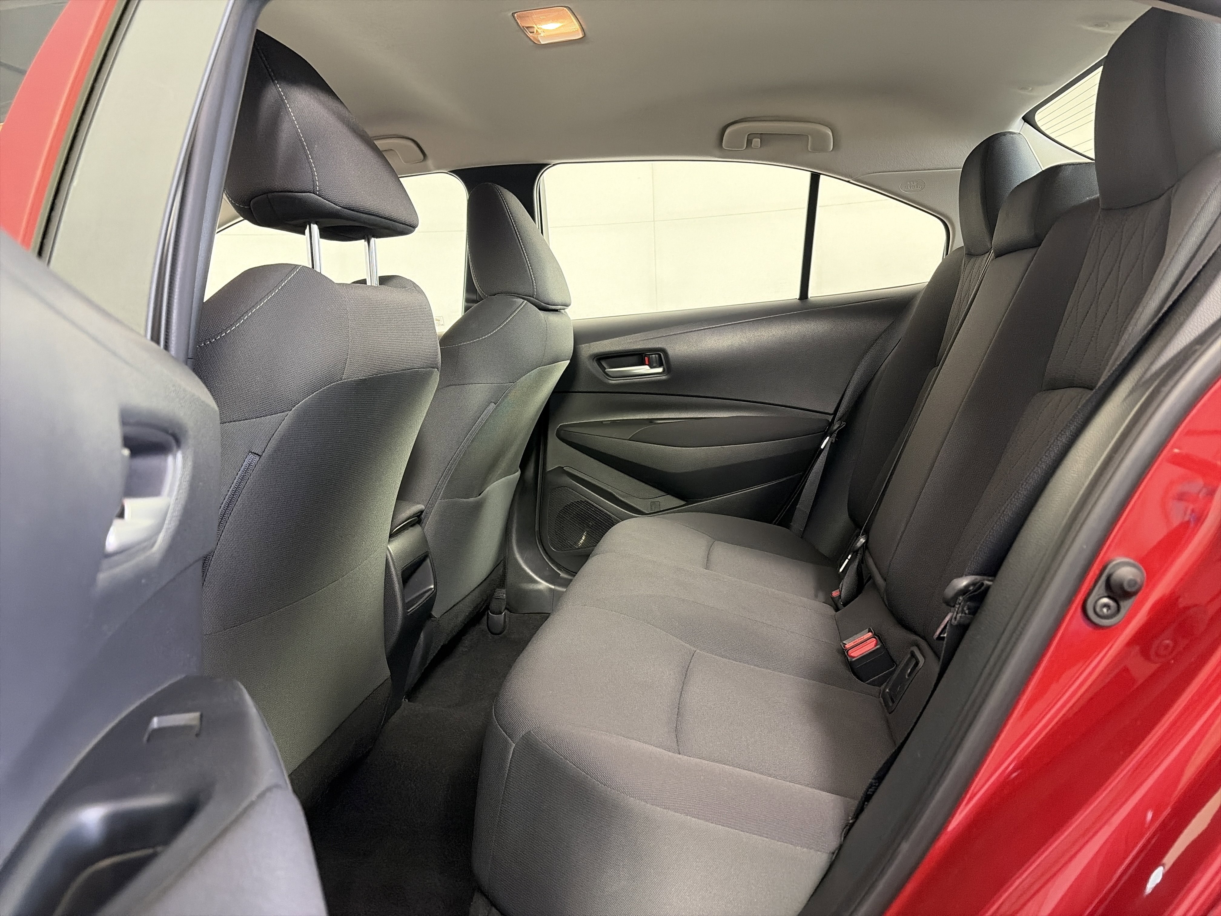 Used 2020 Toyota Corolla LE image 7