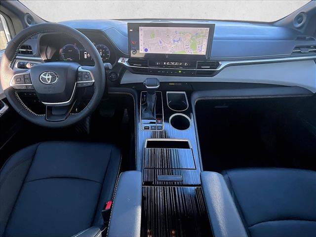 Used 2026 Toyota Sienna XSE FWD image 15