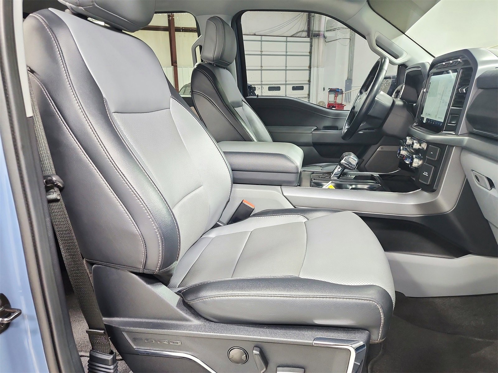 Used 2023 Ford F150 Lariat image 38