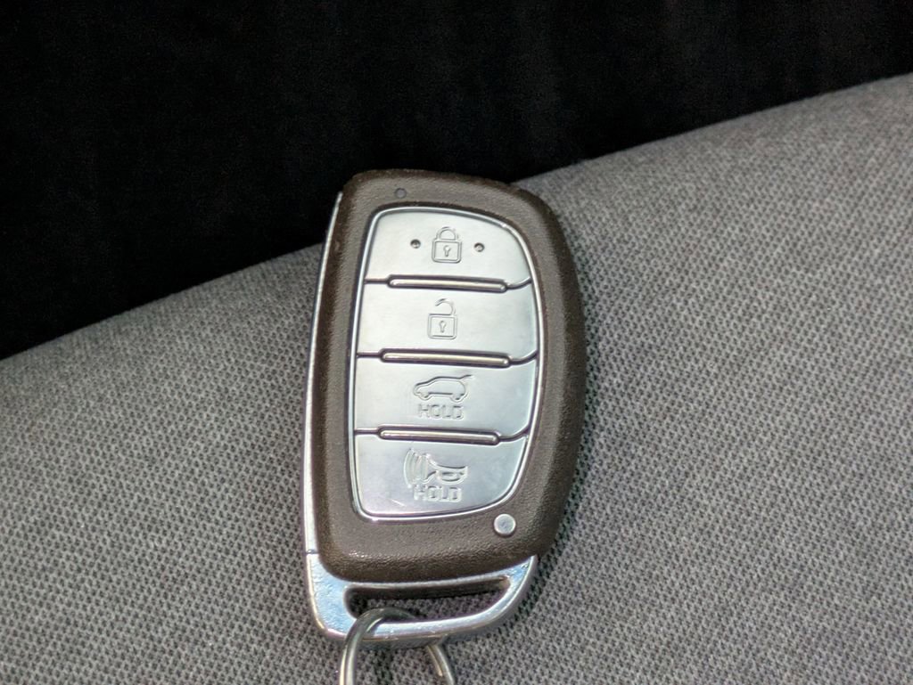 Used 2020 Hyundai Ioniq SEL image 30