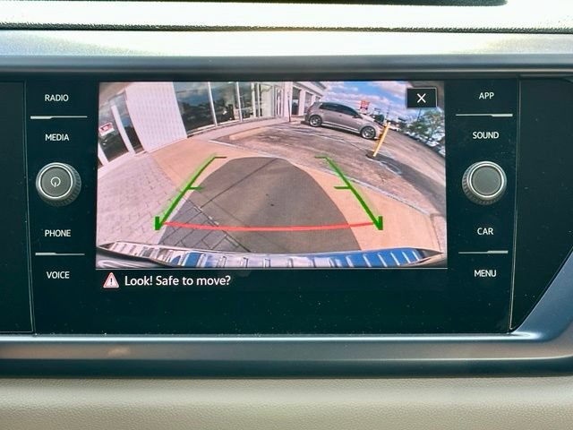 Certified 2022 Volkswagen Taos SE FWD image 26