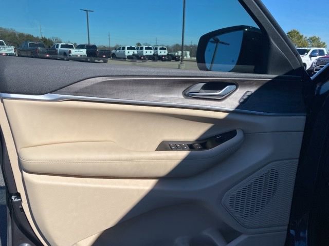 New 2025 Jeep Grand Cherokee L Limited image 9