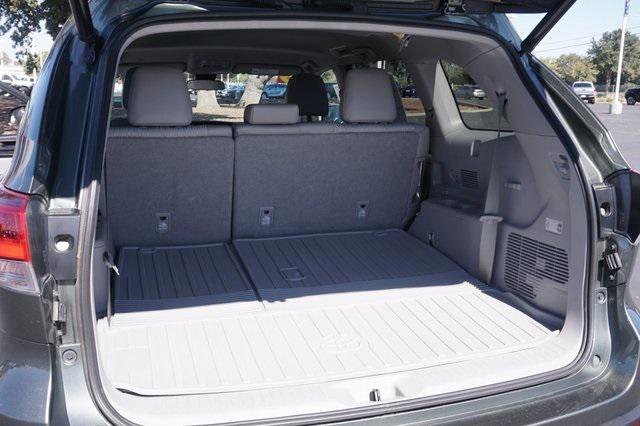 Certified 2019 Toyota Highlander Plus FWD image 27