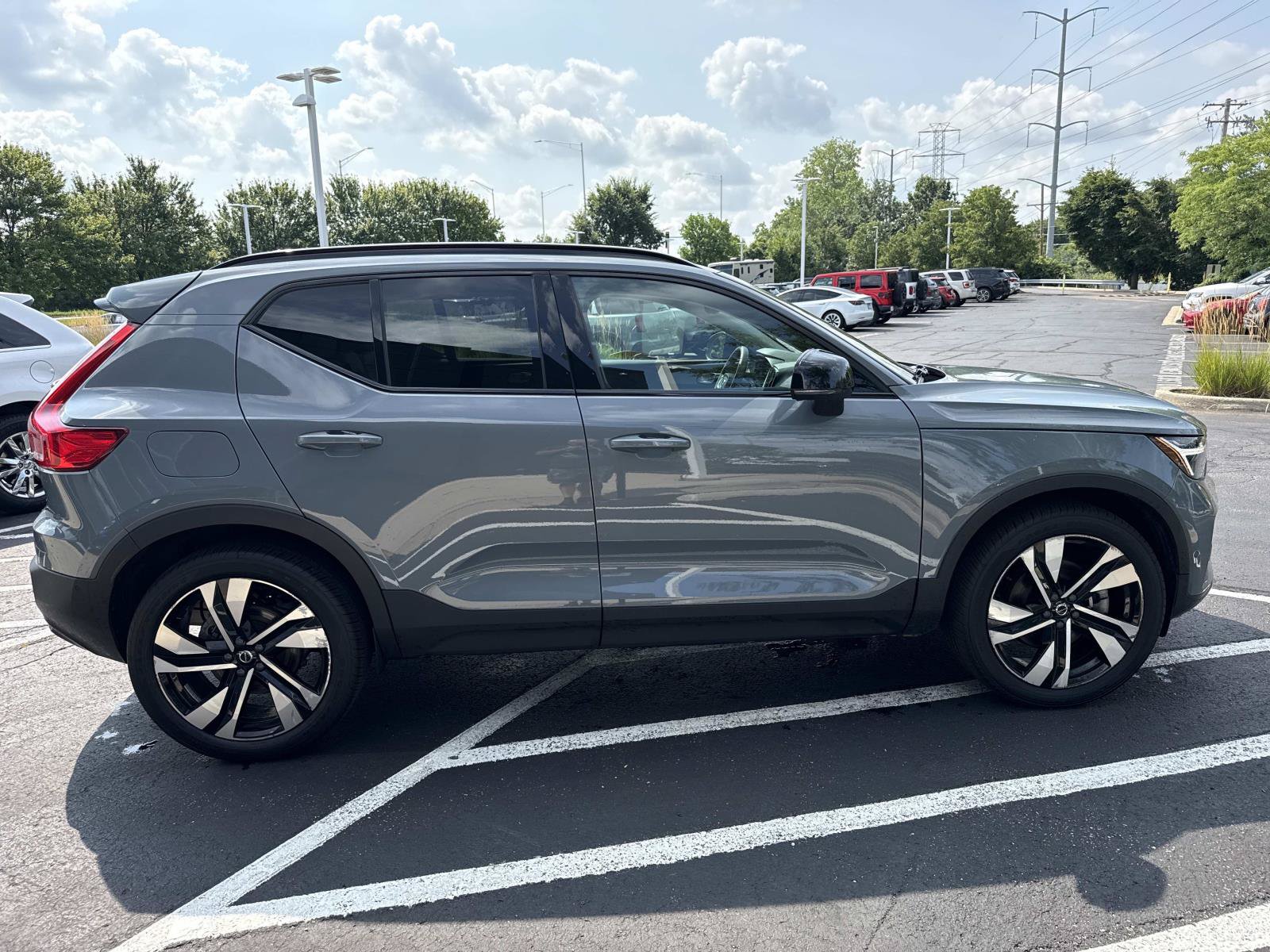 Used 2023 Volvo XC40 B5 Ultimate w/ Protection Package Premier AWD/4WD image 5