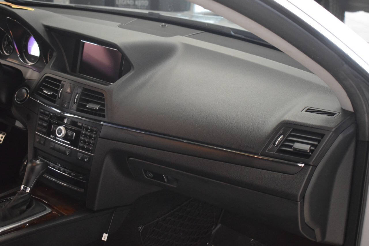 Used 2011 Mercedes-Benz E 550 Coupe image 34