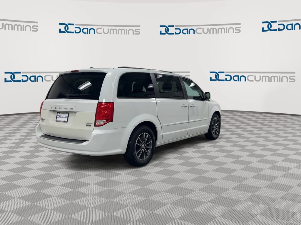 Used 2017 Dodge Grand Caravan SXT FWD image 8